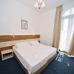 Boutique Mali Raj מלון 4*